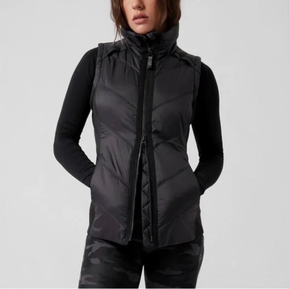 Athleta Rock Ridge Primloft Vest In Black